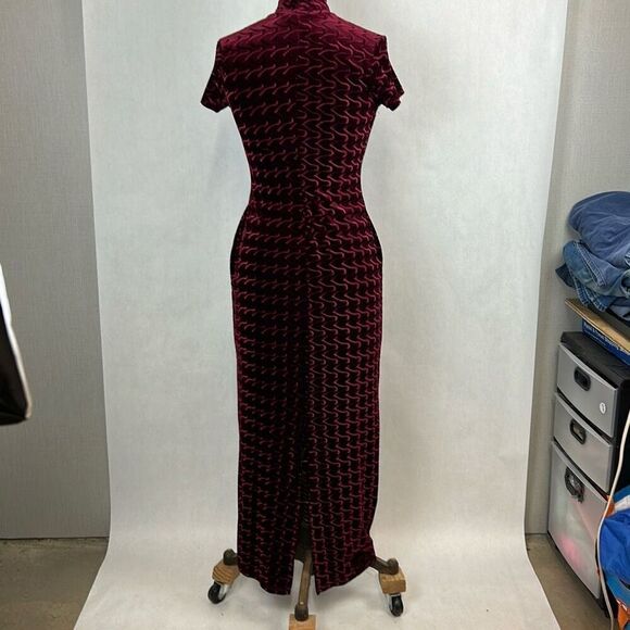 Luly K Long Dress Sz M Burgundy Mock Neck Short Sleeve Semi Formal Party Elegant - Picture 4 of 9